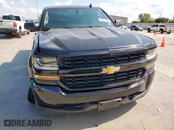 ✅ 2017 Chevrolet Silverado 1500 Custom • VIN: 1GCRCPEHXHZ386598 • Lot: 81961605. Wystawiony na Copart z przebiegiem 117 698 mil. Bezpłatny archiwum sprzedaży aukcyjnych z USA i szczegółowy raport historii pojazdu na DreamBid. Zdjęcie 5.