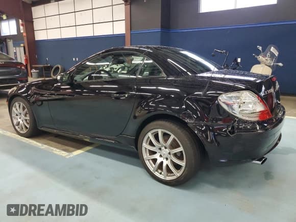 ✅ 2005 Mercedes-Benz SLK 230/320 • VIN: WDBWK56FX5F049285 • Lot: 73306494. Listed on Copart with 94,785 mi. Free auction sales archive from the USA and detailed vehicle history report at DreamBid. Image 2.