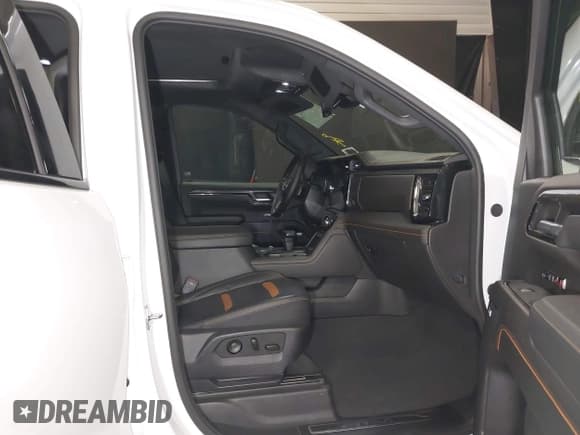 ✅ 2024 GMC Sierra 1500 AT4 • VIN: 3GTUUEEL9RG414568 • Лот: 42097802. Опубликован ранее на IAAI с пробегом 14 093 миль. Бесплатный доступ к архиву аукционных продаж из США и подробный отчёт об истории автомобиля на DreamBid. Изображение 5.