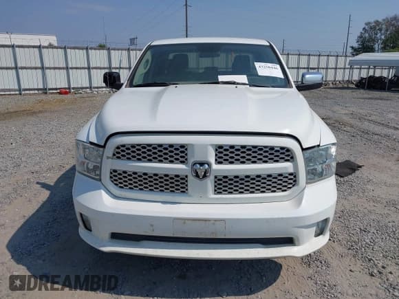 ✅ 2019 Ram 1500 Express • VIN: 1C6RR7FG9KS623965 • Lot: 43250446. Wystawiony na IAAI z przebiegiem 118 910 mil. Bezpłatny archiwum sprzedaży aukcyjnych z USA i szczegółowy raport historii pojazdu na DreamBid. Zdjęcie 12.