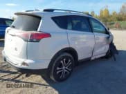 ✅ 2018 Toyota RAV4 LE • VIN: JTMBFREV0JJ217253 • Лот: 43377591. Опубликован ранее на IAAI с пробегом 150 965 миль. Бесплатный доступ к архиву аукционных продаж из США и подробный отчёт об истории автомобиля на DreamBid. Изображение 4.