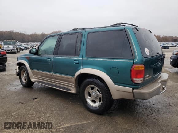 ✅ 1998 Ford Explorer XLT • VIN: 1FMZU32P7WUC59363 • Lot: 83879354. Listed on Copart with 304,490 mi. Free auction sales archive from the USA and detailed vehicle history report at DreamBid. Image 2.