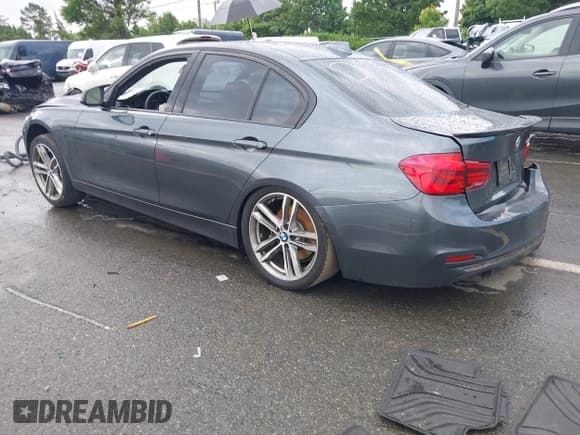 ✅ 2017 BMW 3 Series 340i • VIN: WBA8B3G57HNU35187 • Лот: 42251313. Опубликован ранее на IAAI с пробегом 87 977 миль. Бесплатный доступ к архиву аукционных продаж из США и подробный отчёт об истории автомобиля на DreamBid. Изображение 3.