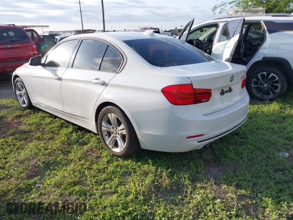 ✅ 2016 BMW 3 Series 328i • VIN: WBA8E9G55GNT83843 • Lot: 41947284. Listed on IAAI with Not provided. Free auction sales archive from the USA and detailed vehicle history report at DreamBid. Image 3.