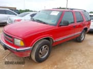 ✅ 1997 Chevrolet Blazer LS • VIN: 1GNDT13W2V2103356 • Lot: 42352435. Wystawiony na IAAI z przebiegiem 181 975 mil. Bezpłatny archiwum sprzedaży aukcyjnych z USA i szczegółowy raport historii pojazdu na DreamBid. Zdjęcie 2.