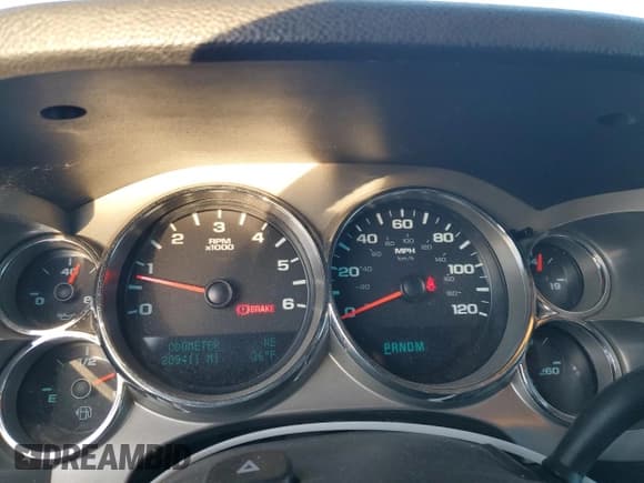 ✅ 2010 GMC Sierra 1500 • VIN: 3GTXKVE21AG256015 • Lot: 81150644. Wystawiony na Copart z przebiegiem 209 411 mil. Bezpłatny archiwum sprzedaży aukcyjnych z USA i szczegółowy raport historii pojazdu na DreamBid. Zdjęcie 9.