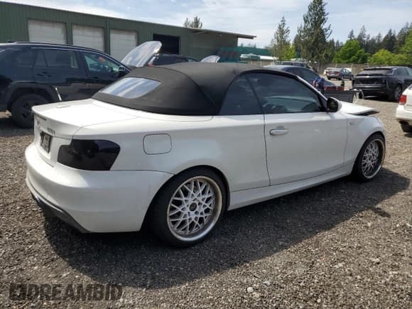 ✅ 2010 BMW 1 Series 128i • VIN: WBAUN1C50AVH81851 • Lot: 56607275. Listed on Copart with 145,036 mi. Free auction sales archive from the USA and detailed vehicle history report at DreamBid. Image 3.