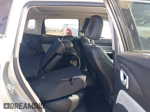 ✅ 2022 Jeep Compass Latitude Lux • VIN: 3C4NJDFB9NT170662 • Lot: 42500321. Wystawiony na IAAI z przebiegiem 57 782 mil. Bezpłatny archiwum sprzedaży aukcyjnych z USA i szczegółowy raport historii pojazdu na DreamBid. Zdjęcie 8.