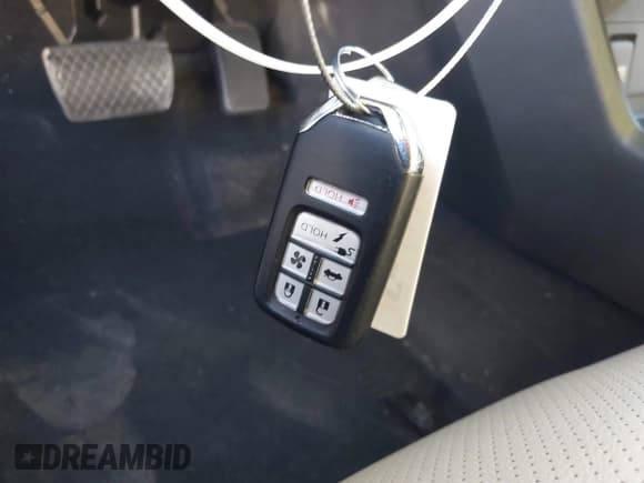 ✅ 2018 Honda Clarity Touring • VIN: JHMZC5F35JC012429 • Lot: 43386636. Wystawiony na IAAI z przebiegiem 77 998 mil. Bezpłatny archiwum sprzedaży aukcyjnych z USA i szczegółowy raport historii pojazdu na DreamBid. Zdjęcie 11.