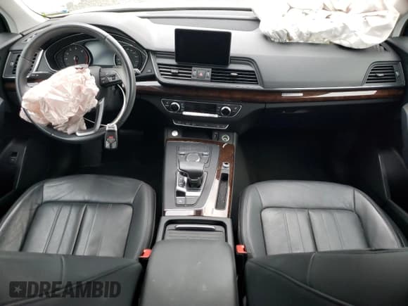 ✅ 2020 Audi Q5 Premium • VIN: WA1ANAFY1L2078444 • Lot: 92466185. Wystawiony na Copart z przebiegiem 65 077 mil. Bezpłatny archiwum sprzedaży aukcyjnych z USA i szczegółowy raport historii pojazdu na DreamBid. Zdjęcie 8.