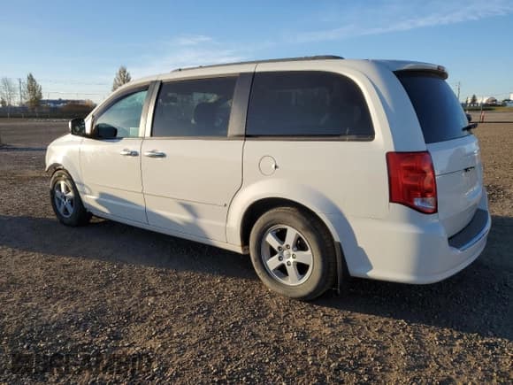 ✅ 2011 Dodge Grand Caravan Express • VIN: 2D4RN4DG2BR762345 • Lot: 89896205. Wystawiony na Copart z przebiegiem 178 245 mil. Bezpłatny archiwum sprzedaży aukcyjnych z USA i szczegółowy raport historii pojazdu na DreamBid. Zdjęcie 2.