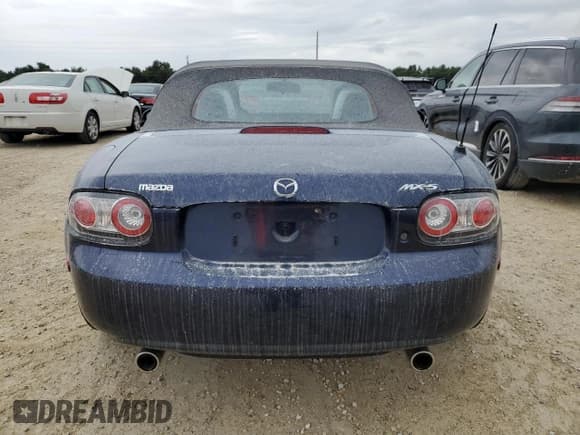 ✅ 2008 Mazda MX-5 Miata Touring • VIN: JM1NC25FX80153602 • Lot: 74703894. Wystawiony na Copart z przebiegiem Nie podano. Bezpłatny archiwum sprzedaży aukcyjnych z USA i szczegółowy raport historii pojazdu na DreamBid. Zdjęcie 6.