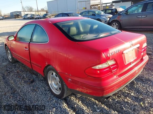 ✅ 1999 Mercedes-Benz CLK 320/430 • VIN: WDBLJ65G1XF101749 • Лот: 41689126. Опубликован ранее на IAAI с пробегом 172 429 миль. Бесплатный доступ к архиву аукционных продаж из США и подробный отчёт об истории автомобиля на DreamBid. Изображение 3.