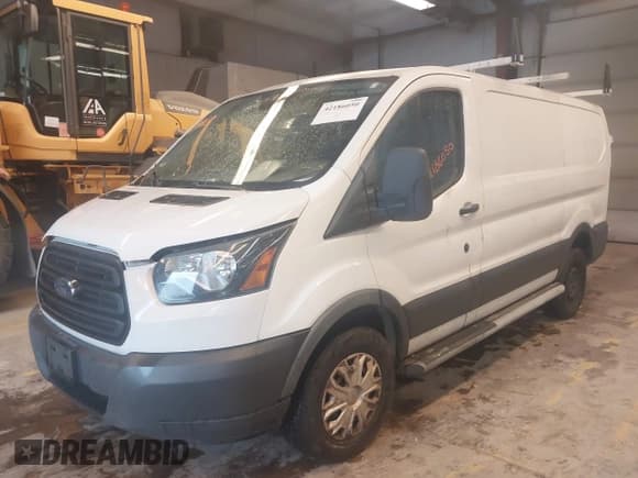 ✅ 2018 Ford Transit • VIN: 1FTYR1ZM1JKB16995 • Lot: 42186050. Wystawiony na IAAI z przebiegiem 140 180 mil. Bezpłatny archiwum sprzedaży aukcyjnych z USA i szczegółowy raport historii pojazdu na DreamBid. Zdjęcie 17.