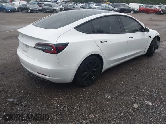 ✅ 2022 Tesla Model 3 • VIN: 5YJ3E1EAXNF349567 • Lot: 43303787. Wystawiony na IAAI z przebiegiem Nie podano. Bezpłatny archiwum sprzedaży aukcyjnych z USA i szczegółowy raport historii pojazdu na DreamBid. Zdjęcie 4.