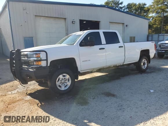 ✅ 2015 Chevrolet Silverado 2500HD LT • VIN: 1GC1KVEG9FF195488 • Lot: 84552195. Listed on Copart with 190,936 mi. Free auction sales archive from the USA and detailed vehicle history report at DreamBid. Image 1.