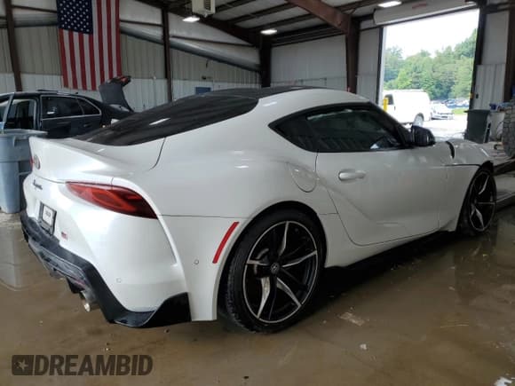 ✅ 2021 Toyota Supra 3.0 • VIN: WZ1DB0C04MW035670 • Lot: 66768035. Wystawiony na Copart z przebiegiem Nie podano. Bezpłatny archiwum sprzedaży aukcyjnych z USA i szczegółowy raport historii pojazdu na DreamBid. Zdjęcie 3.