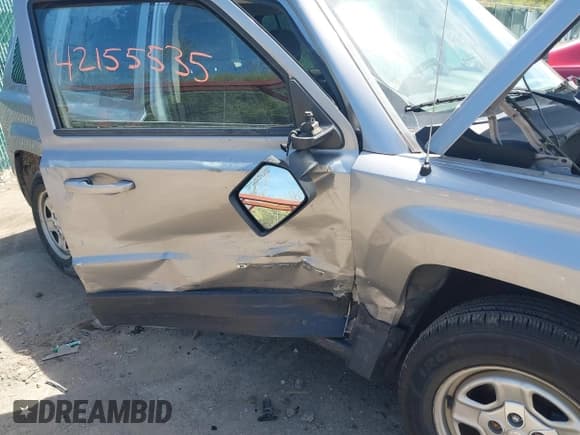 ✅ 2016 Jeep Patriot Sport • VIN: 1C4NJPBA4GD589350 • Lot: 42155535. Listed on IAAI with 219,290 mi. Free auction sales archive from the USA and detailed vehicle history report at DreamBid. Image 6.