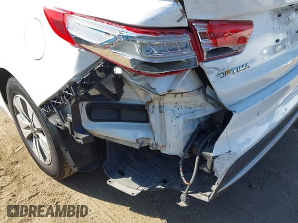 ✅ 2017 Kia Optima • VIN: KNAGT4LE9H5013412 • Лот: 43447557. Опубликован ранее на IAAI с пробегом 129 787 миль. Бесплатный доступ к архиву аукционных продаж из США и подробный отчёт об истории автомобиля на DreamBid. Изображение 6.