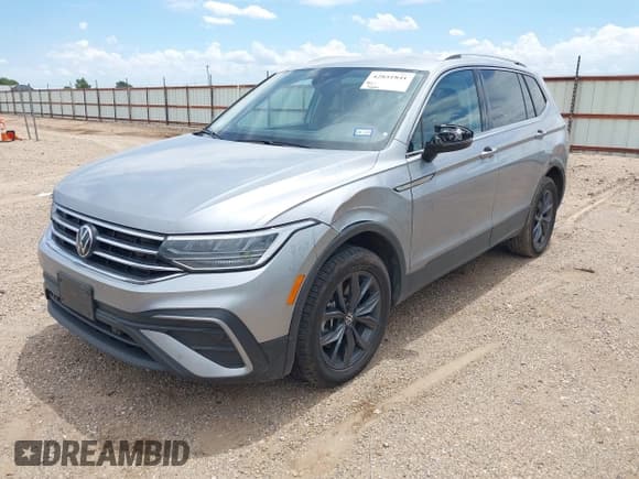 ✅ 2023 Volkswagen Tiguan SE • VIN: 3VV3B7AX3PM054087 • Lot: 42851841. Listed on IAAI with 42,381 mi. Free auction sales archive from the USA and detailed vehicle history report at DreamBid. Image 2.