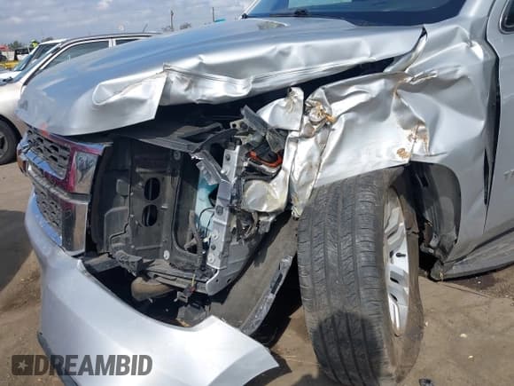 ✅ 2019 Chevrolet Tahoe LT • VIN: 1GNSCBKC2KR161202 • Лот: 43248157. Опубликован ранее на IAAI с пробегом 93 477 миль. Бесплатный доступ к архиву аукционных продаж из США и подробный отчёт об истории автомобиля на DreamBid. Изображение 6.