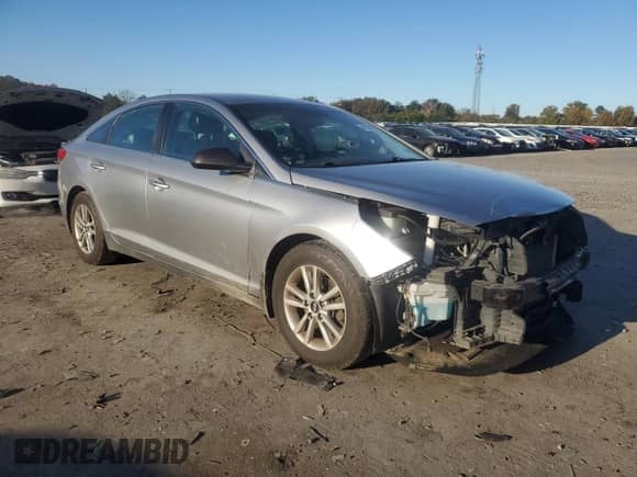 2015 Hyundai Sonata SE with VIN 5NPE24AF5FH211328, listed as a Copart auction lot 86254575 with 136,001 mi miles and Clean title. Bid and sale history available at DreamBid. Image 4.