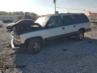 1994 Chevrolet Suburban z VIN 1GNEC16K1RJ410333, wystawiony jako Copart lot #84595075 z przebiegiem 311 147 mil mil oraz Szkoda całkowita • Salvage title. Historia ofert i sprzedaży dostępna na DreamBid. Obrazek 1.