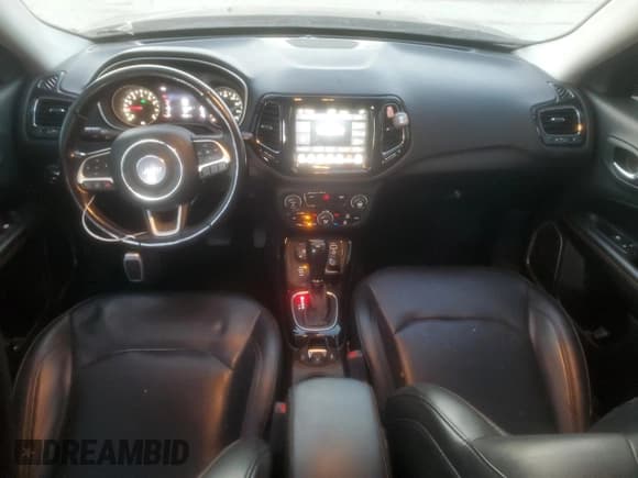 ✅ 2020 Jeep Compass Limited • VIN: 3C4NJDCB3LT133060 • Lot: 88741245. Wystawiony na Copart z przebiegiem 82 469 mil. Bezpłatny archiwum sprzedaży aukcyjnych z USA i szczegółowy raport historii pojazdu na DreamBid. Zdjęcie 8.