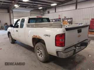 2013 Chevrolet Silverado 1500 Work Truck z VIN 1GCRKPEA3DZ353751, wystawiony jako IAAI lot #43062289 z przebiegiem 67 699 mil mil oraz . Historia ofert i sprzedaży dostępna na DreamBid. Obrazek 3.