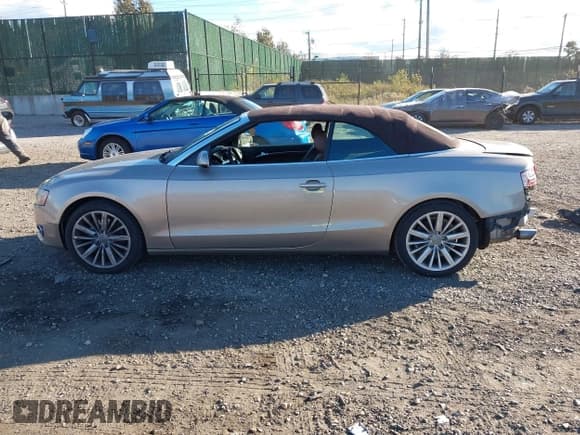 ✅ 2011 Audi A5 Prestige • VIN: WAUVFAFH9BN009564 • Лот: 43633741. Опубликован ранее на IAAI с пробегом 128 833 миль. Бесплатный доступ к архиву аукционных продаж из США и подробный отчёт об истории автомобиля на DreamBid. Изображение 14.