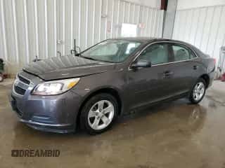2013 Chevrolet Malibu LS z VIN 1G11A5SA6DF318043, wystawiony jako Copart lot #71815794 z przebiegiem 158 543 mil mil oraz Nie do naprawy • Non repairable. Historia ofert i sprzedaży dostępna na DreamBid. Obrazek 1.