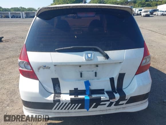 ✅ 2007 Honda Fit Sport • VIN: JHMGD38647S034243 • Lot: 43275241. Listed on IAAI with 207,530 mi. Free auction sales archive from the USA and detailed vehicle history report at DreamBid. Image 13.