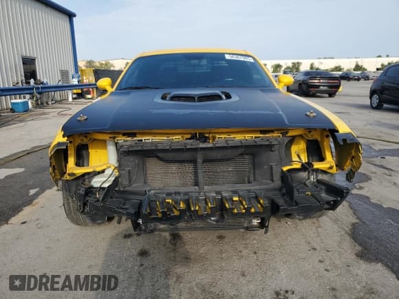 ✅ 2017 Dodge Challenger T/A 392 • VIN: 2C3CDZFJ4HH637913 • Lot: 56367985. Wystawiony na Copart z przebiegiem 42 623 mil. Bezpłatny archiwum sprzedaży aukcyjnych z USA i szczegółowy raport historii pojazdu na DreamBid. Zdjęcie 5.