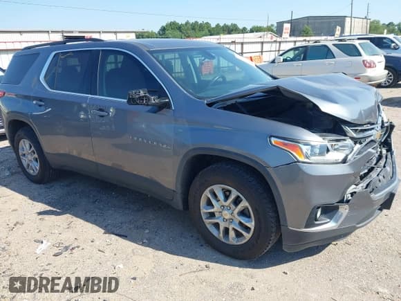 ✅ 2020 Chevrolet Traverse LT Cloth • VIN: 1GNERGKW4LJ123957 • Лот: 43155040. Опубликован ранее на IAAI с пробегом 104 510 миль. Бесплатный доступ к архиву аукционных продаж из США и подробный отчёт об истории автомобиля на DreamBid. Изображение 1.