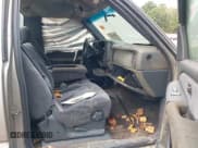 ✅ 1999 Chevrolet Silverado 1500 LS • VIN: 1GCEC14V7XZ167910 • Lot: 43324625. Wystawiony na IAAI z przebiegiem Nie podano. Bezpłatny archiwum sprzedaży aukcyjnych z USA i szczegółowy raport historii pojazdu na DreamBid. Zdjęcie 5.