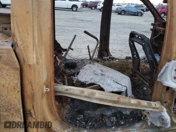 ✅ 2019 GMC Sierra 1500 SLT • VIN: 3GTP8DED5KG221425 • Lot: 81374384. Wystawiony na Copart z przebiegiem Nie podano. Bezpłatny archiwum sprzedaży aukcyjnych z USA i szczegółowy raport historii pojazdu na DreamBid. Zdjęcie 10.