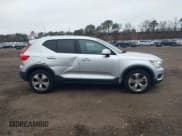 ✅ 2019 Volvo XC40 Momentum • VIN: YV4AC2HK4K2061210 • Lot: 43802149. Wystawiony na IAAI z przebiegiem 96 057 mil. Bezpłatny archiwum sprzedaży aukcyjnych z USA i szczegółowy raport historii pojazdu na DreamBid. Zdjęcie 13.