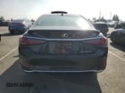 ✅ 2022 Lexus ES 300h • VIN: 58ADA1C18NU025953 • Лот: 91400985. Опубликован ранее на Copart с пробегом 51 390 миль. Бесплатный доступ к архиву аукционных продаж из США и подробный отчёт об истории автомобиля на DreamBid. Изображение 6.