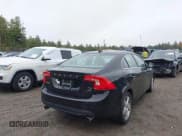 ✅ 2013 Volvo S60 T5 • VIN: YV1612FH9D2205529 • Lot: 43286279. Wystawiony na IAAI z przebiegiem 119 921 mil. Bezpłatny archiwum sprzedaży aukcyjnych z USA i szczegółowy raport historii pojazdu na DreamBid. Zdjęcie 4.