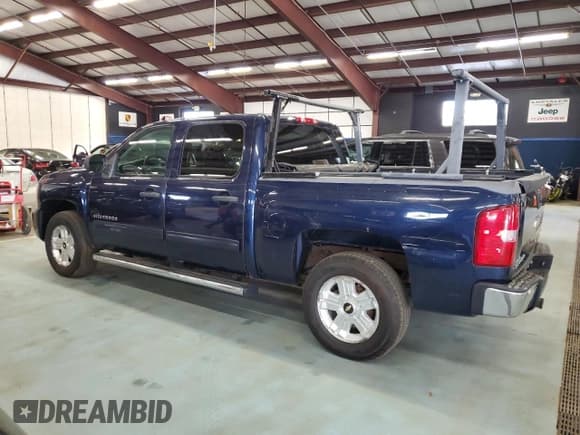 ✅ 2011 Chevrolet Silverado 1500 LT • VIN: 3GCPKSE37BG138043 • Lot: 72391944. Listed on Copart with 184,116 mi. Free auction sales archive from the USA and detailed vehicle history report at DreamBid. Image 2.