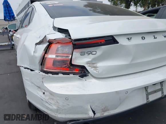 ✅ 2017 Volvo S90 Momentum • VIN: YV1102AK1H1017857 • Лот: 42453791. Опубликован ранее на IAAI с пробегом 49 679 миль. Бесплатный доступ к архиву аукционных продаж из США и подробный отчёт об истории автомобиля на DreamBid. Изображение 12.
