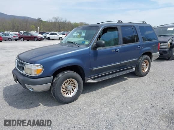 ✅ 1999 Ford Explorer XLT • VIN: 1FMDU34E2XZA14044 • Lot: 42024423. Wystawiony na IAAI z przebiegiem 245 253 mil. Bezpłatny archiwum sprzedaży aukcyjnych z USA i szczegółowy raport historii pojazdu na DreamBid. Zdjęcie 2.