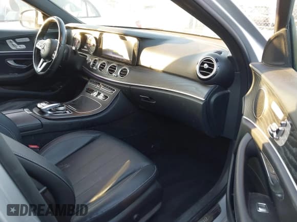 ✅ 2019 Mercedes-Benz E 300 • VIN: WDDZF4JB8KA594854 • Lot: 43811025. Listed on IAAI with 64,022 mi. Free auction sales archive from the USA and detailed vehicle history report at DreamBid. Image 5.