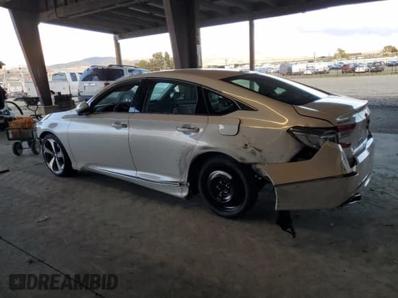 ✅ 2019 Honda Accord Touring • VIN: 1HGCV2F98KA025002 • Lot: 92677625. Listed on Copart with Not provided. Free auction sales archive from the USA and detailed vehicle history report at DreamBid. Image 2.