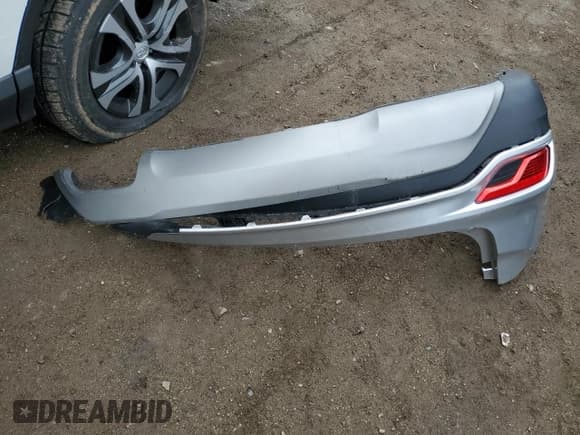 ✅ 2018 Hyundai Santa Fe 2.4L • VIN: 5XYZTDLB8JG526715 • Lot: 48374743. Listed on Copart with 90,328 mi. Free auction sales archive from the USA and detailed vehicle history report at DreamBid. Image 13.