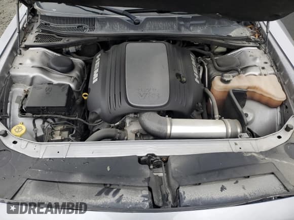 ✅ 2018 Dodge Challenger R/T • VIN: 2C3CDZBT8JH211655 • Lot: 86293584. Wystawiony na Copart z przebiegiem 61 667 mil. Bezpłatny archiwum sprzedaży aukcyjnych z USA i szczegółowy raport historii pojazdu na DreamBid. Zdjęcie 11.