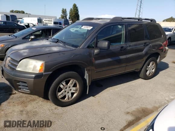 ✅ 2005 Mitsubishi Endeavor LS • VIN: 4A4MN21S25E074599 • Lot: 74058624. Wystawiony na Copart z przebiegiem 225 521 mil. Bezpłatny archiwum sprzedaży aukcyjnych z USA i szczegółowy raport historii pojazdu na DreamBid. Zdjęcie 1.