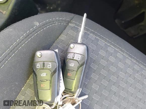 ✅ 2021 Ford Transit Connect XLT • VIN: NM0LS7F28M1500736 • Lot: 43285417. Wystawiony na IAAI z przebiegiem 147 102 mil. Bezpłatny archiwum sprzedaży aukcyjnych z USA i szczegółowy raport historii pojazdu na DreamBid. Zdjęcie 11.