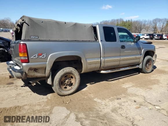 ✅ 2002 Chevrolet Silverado 2500HD LS • VIN: 1GCHK29192E150666 • Лот: 50776695. Опубликован ранее на Copart с пробегом 214 436 миль. Бесплатный доступ к архиву аукционных продаж из США и подробный отчёт об истории автомобиля на DreamBid. Изображение 3.