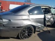 ✅ 2009 BMW 3 Series 335i • VIN: WBAWB73509P047826 • Lot: 43508640. Wystawiony na IAAI z przebiegiem Nie podano. Bezpłatny archiwum sprzedaży aukcyjnych z USA i szczegółowy raport historii pojazdu na DreamBid. Zdjęcie 18.
